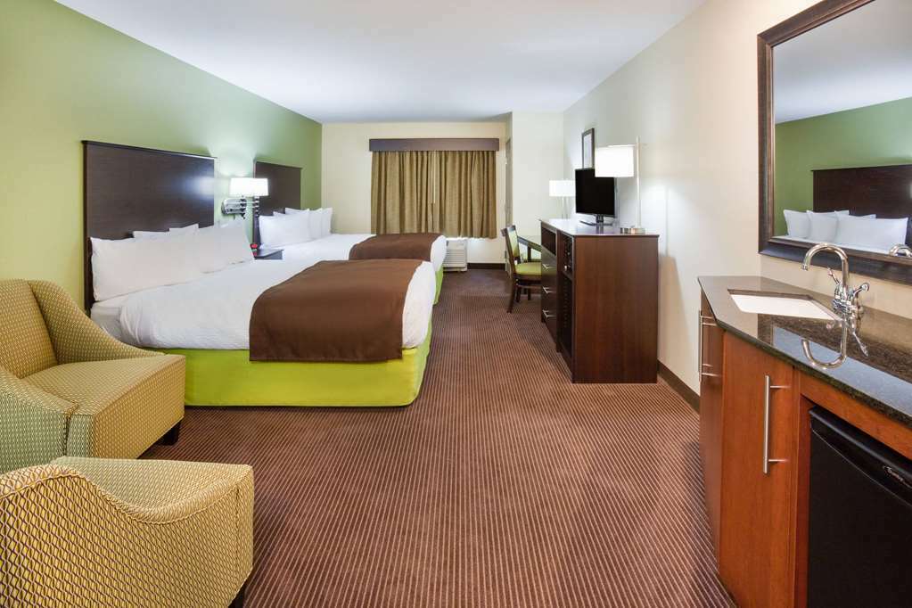 Americinn By Wyndham Hartford Wi Room photo