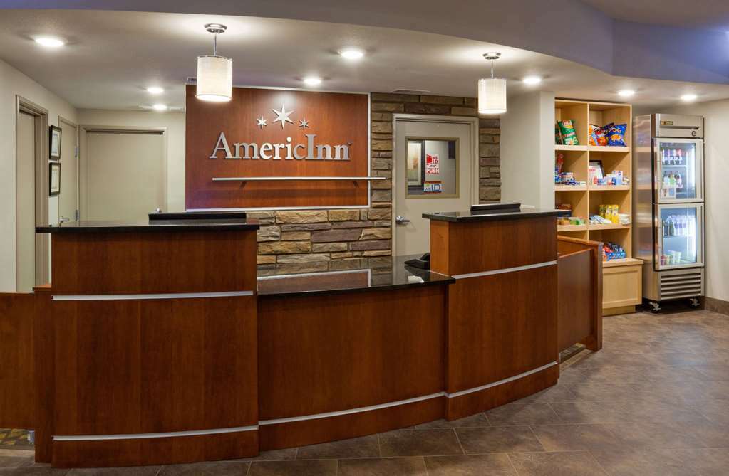 Americinn By Wyndham Hartford Wi Interior photo