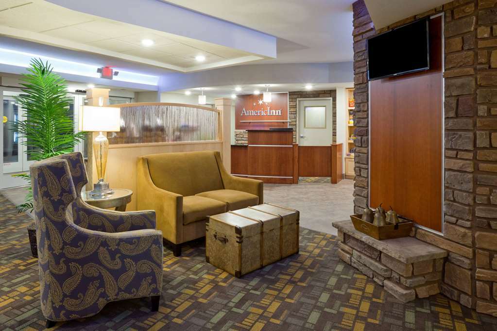 Americinn By Wyndham Hartford Wi Interior photo